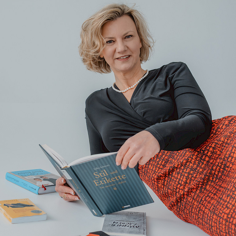 FIDUA, Business-Knigge